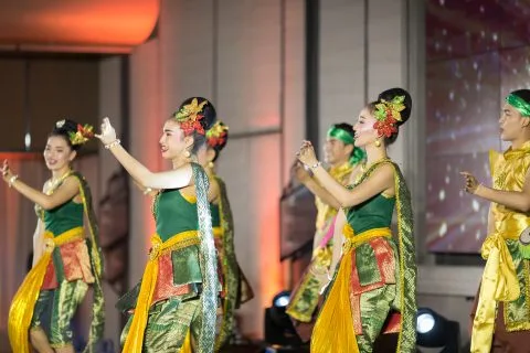 Ceva, De Gala Dinner Party